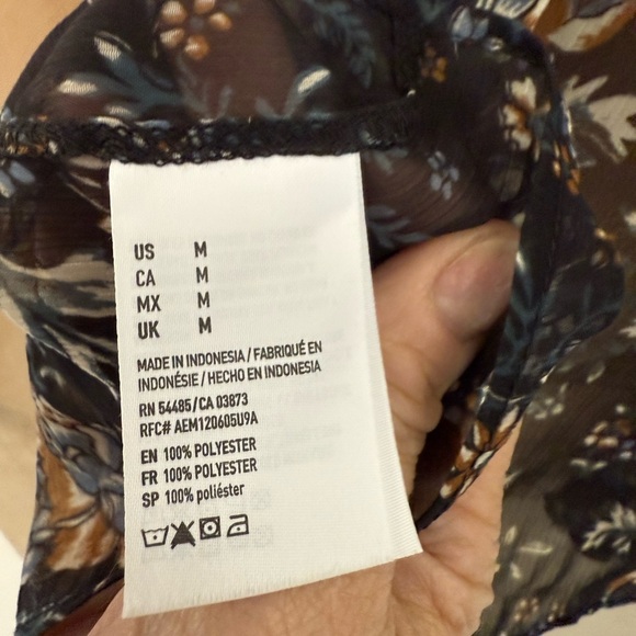 American Eagle Sheer Floral Kimono - Picture 11 of 11